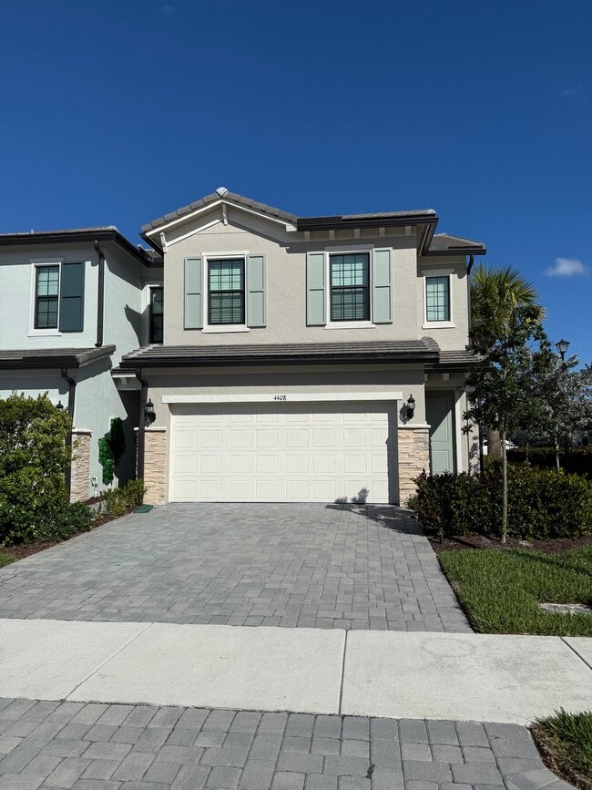 property at 4408 Appleton Cir W