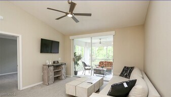 6645 Huntington Lakes Cir in Naples, FL - Building Photo