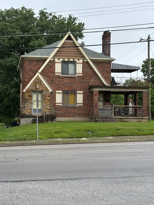 101 Kyles Ln in Covington, KY - Building Photo