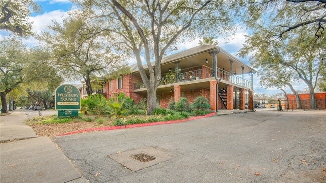 11540 Chimney Rock Rd, Unit 117 in Houston, TX - Foto de edificio - Building Photo