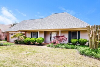 9329 Chimneyrock Blvd. in Cordova, TN - Building Photo - Building Photo