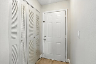 2214 Arbour Walk Cir in Naples, FL - Building Photo - Building Photo