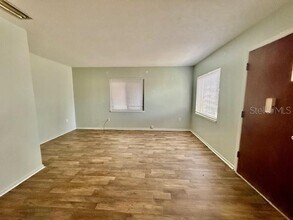 240 E Howry Ave in DeLand, FL - Building Photo - Building Photo