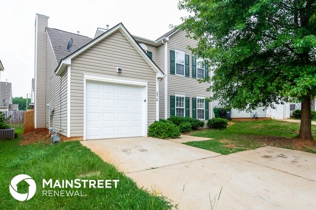 2516 Reid Oaks Dr in Charlotte, NC - Foto de edificio - Building Photo