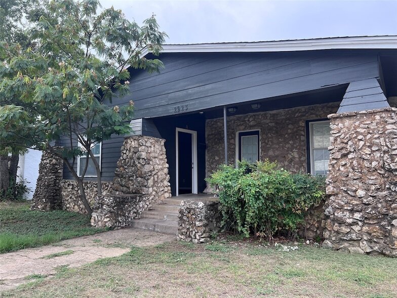 2923 Azle Ave, Unit A in Fort Worth, TX - Building Photo
