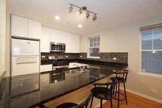 1103 N Crosby St in Chicago, IL - Building Photo - Building Photo