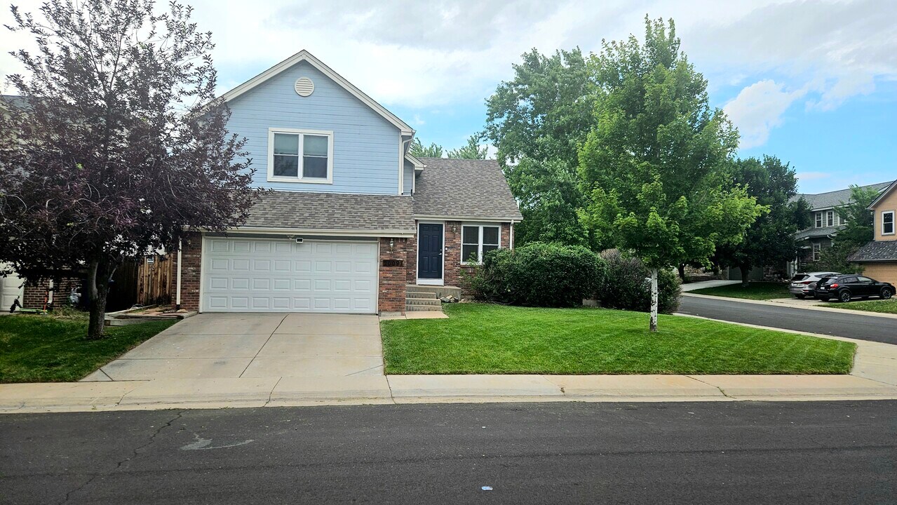 20097 E Vassar Ave in Aurora, CO - Building Photo