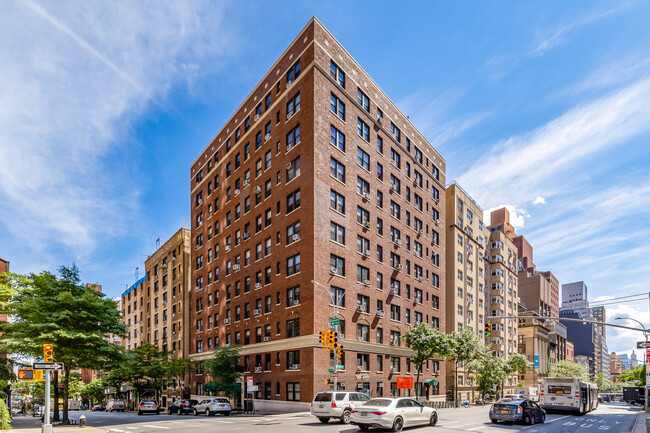 136 E 36th St in New York, NY - Building Photo - Building Photo