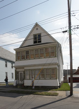 45 Van Derveer St in Amsterdam, NY - Foto de edificio - Building Photo