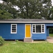 101 Narcisse St in Lafayette, LA - Building Photo