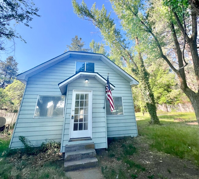 property at 419 E Ash St