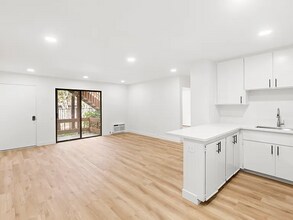 6358 Rancho Mission Rd, Unit 613 in San Diego, CA - Building Photo - Building Photo