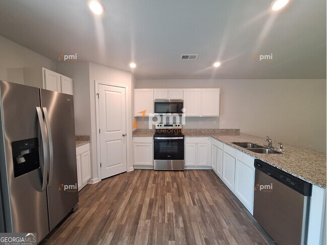 329 Duck Walk Wy in Hogansville, GA - Building Photo - Building Photo
