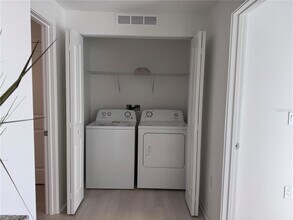 5587 Millennia Park Dr in Orlando, FL - Foto de edificio - Building Photo