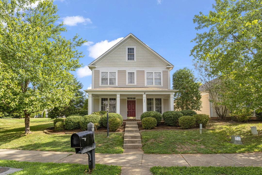 132 St Andrews St in Zion Crossroads, VA - Foto de edificio