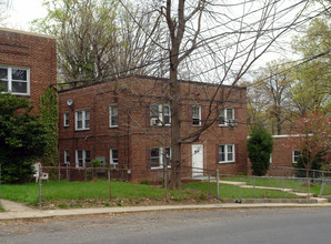 605 Silver Spring Ave in Silver Spring, MD - Foto de edificio - Building Photo