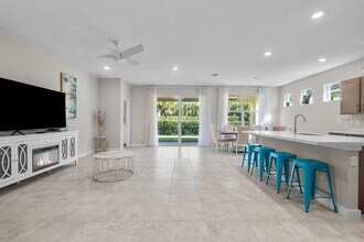 4491 NW Oakleaf Ct in Jensen Beach, FL - Building Photo - Building Photo