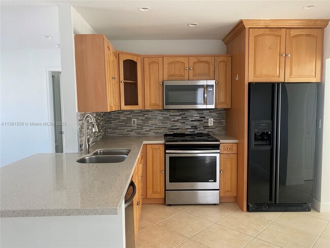 4233 Bougainvilla Dr in Lauderdale-by-the-Sea, FL - Building Photo - Building Photo