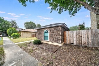 608 Fern Meadow Dr in Universal City, TX - Building Photo - Building Photo