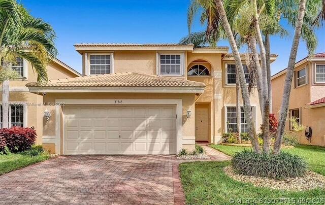 property at 17943 SW 33rd Ct