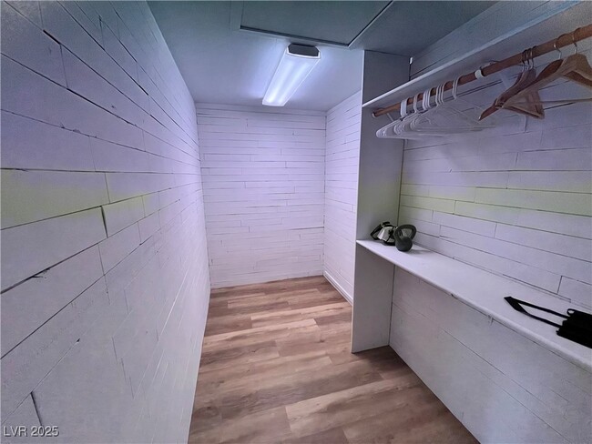 6191 Bullion Blvd in Las Vegas, NV - Building Photo - Building Photo