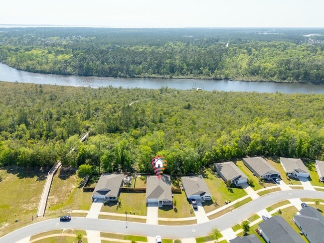 610 Riverwalk Cir in Freeport, FL - Building Photo - Building Photo