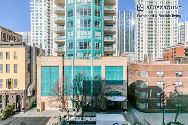 61 W Erie St in Chicago, IL - Building Photo - Building Photo