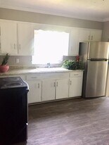 827 N Weldon St in Gastonia, NC - Building Photo