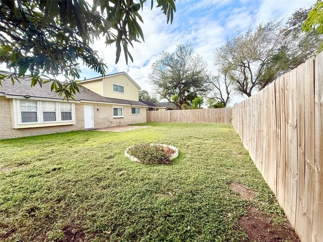 property at 10423 Kirkshire Dr