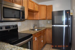 1470 NE 125th Terrace in North Miami, FL - Building Photo