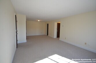 1 Brattle Dr, Unit 9 in Arlington, MA - Building Photo - Building Photo