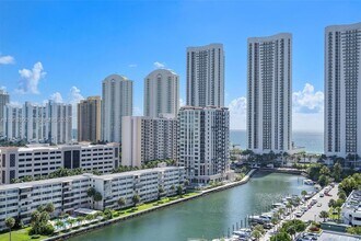 300 Bayview Dr, Unit 1908 in Sunny Isles Beach, FL - Foto de edificio - Building Photo