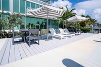 8425 Crespi Blvd, Unit 401 in Miami Beach, FL - Foto de edificio - Building Photo