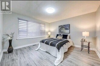 574 Crerar Ave in Oshawa, ON - Building Photo - Building Photo