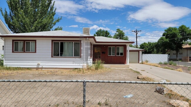 property at 1040 Walnut Ave