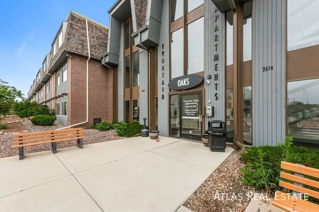 property at 2614 E Fountain Blvd