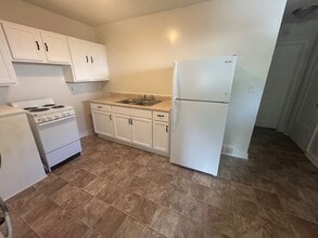 910 Richland St, Unit 910-B in High Point, NC - Building Photo - Building Photo