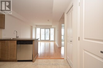 242-242 Rideau St in Ottawa, ON - Building Photo - Building Photo