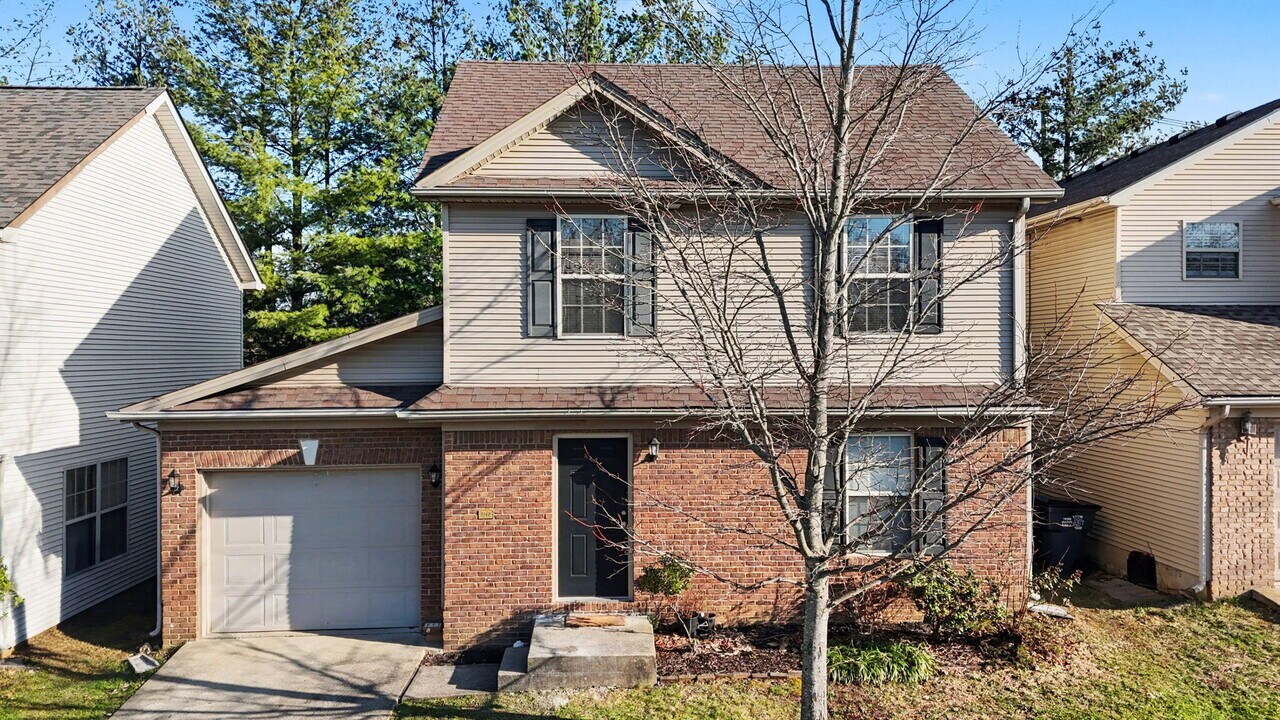 2540 Sun Seeker Ct in Lexington, KY - Building Photo
