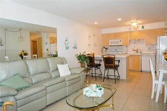 4367 Tahitian Gardens Cir in Holiday, FL - Building Photo - Building Photo