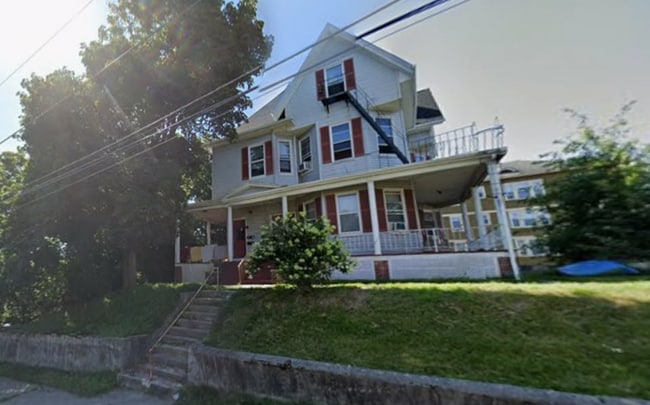 455 Carrington Ave