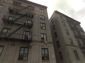 3044 Albany Crescent in Bronx, NY - Building Photo