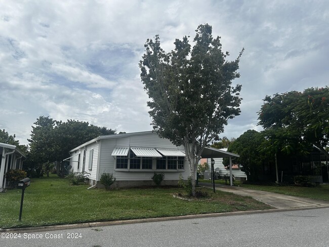 633 Amaryllis Dr in Sebastian, FL - Foto de edificio - Building Photo