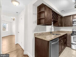 723 S Charles St, Unit 306 in Baltimore, MD - Foto de edificio - Building Photo