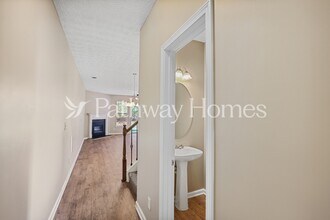 4922 Vireo Dr in Flowery Branch, GA - Foto de edificio - Building Photo