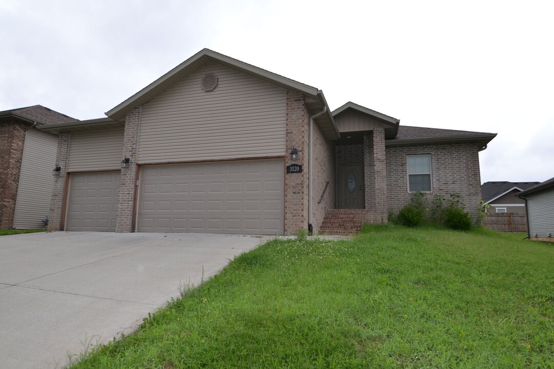 3120 N Marion Ave in Springfield, MO - Foto de edificio
