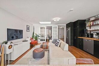 649 DeKalb Ave in Brooklyn, NY - Building Photo - Building Photo