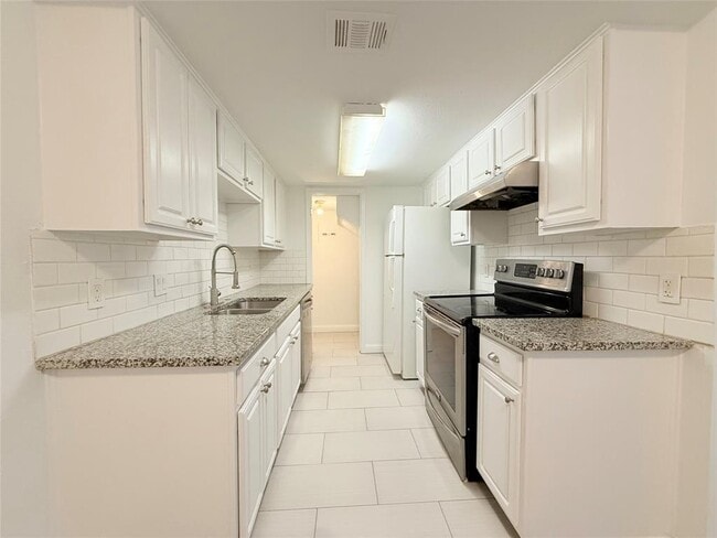 property at 2124 Burton Dr