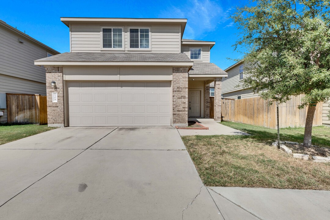 108 Open Sky Wy in Jarrell, TX - Foto de edificio