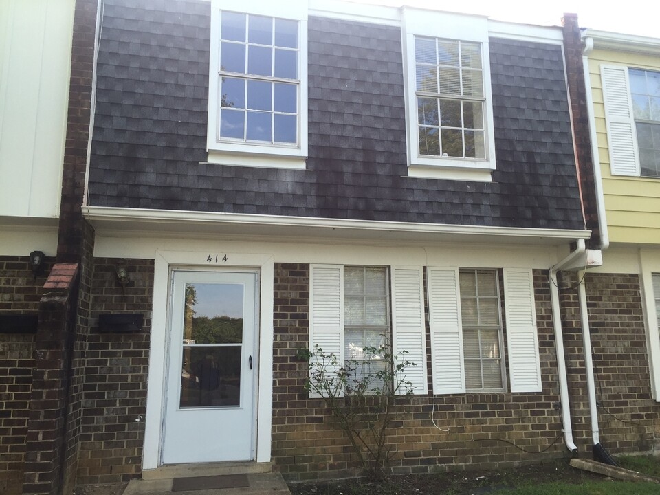 414 Roxana Rd in Henrico, VA - Building Photo